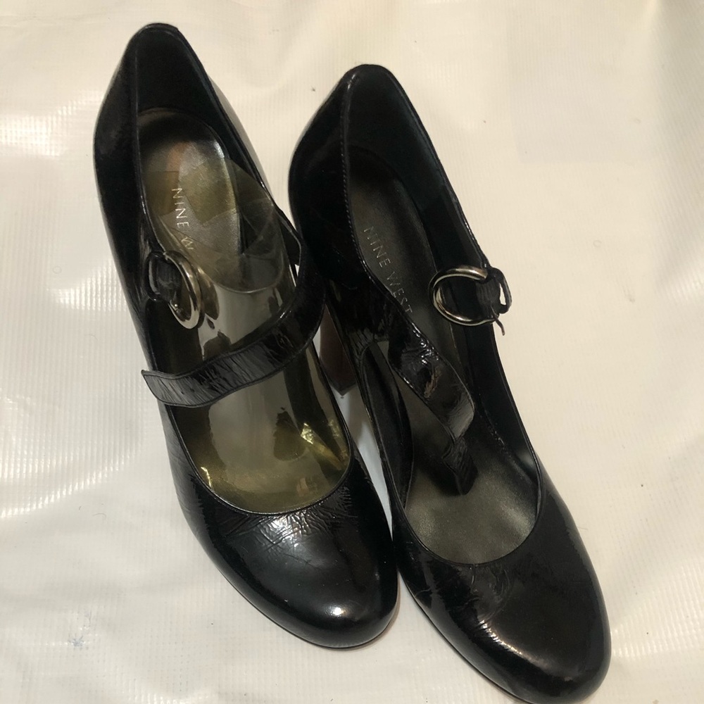 Heels - Picture 2 of 3